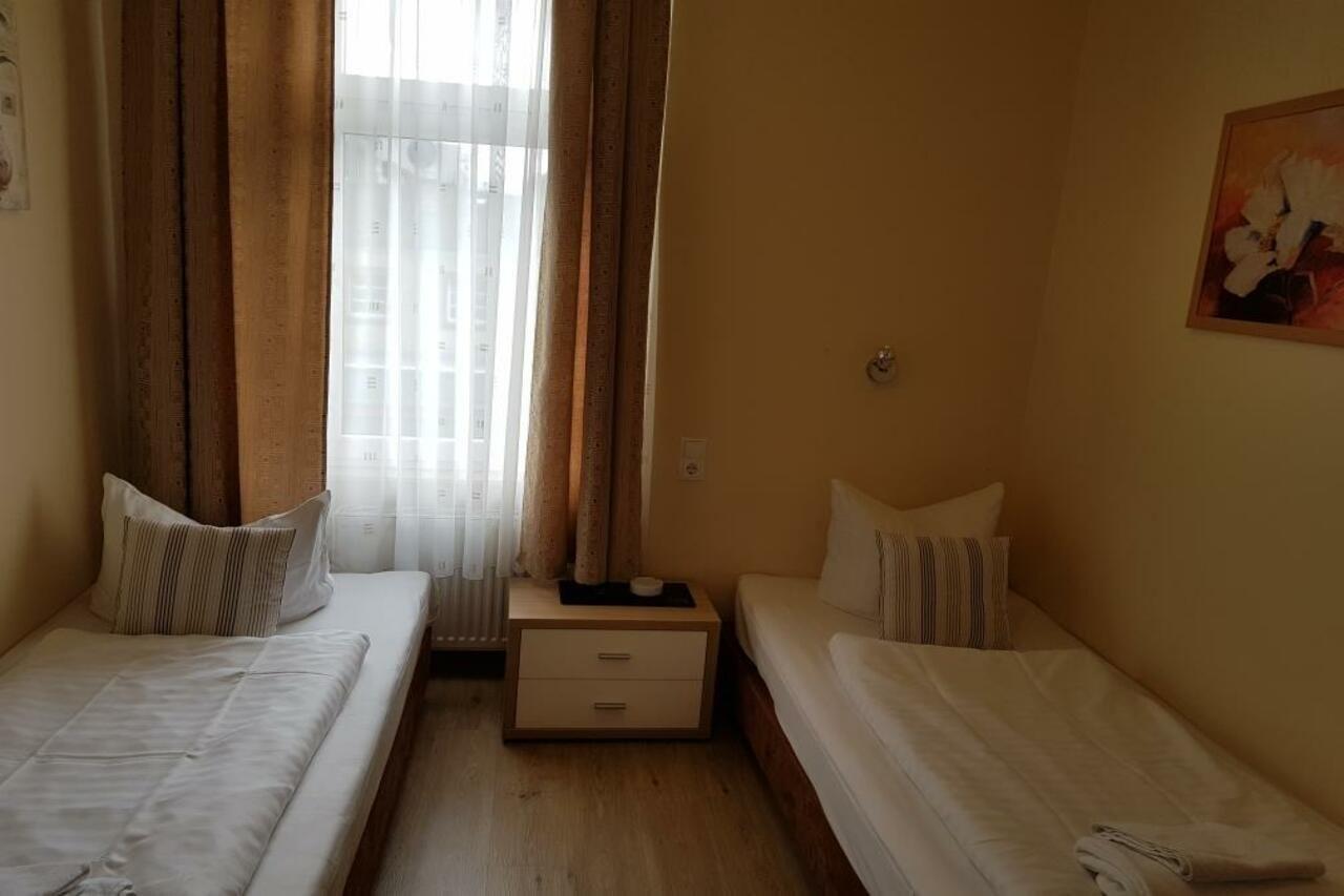Hotel garni Djaran Offenbach am Main Bagian luar foto